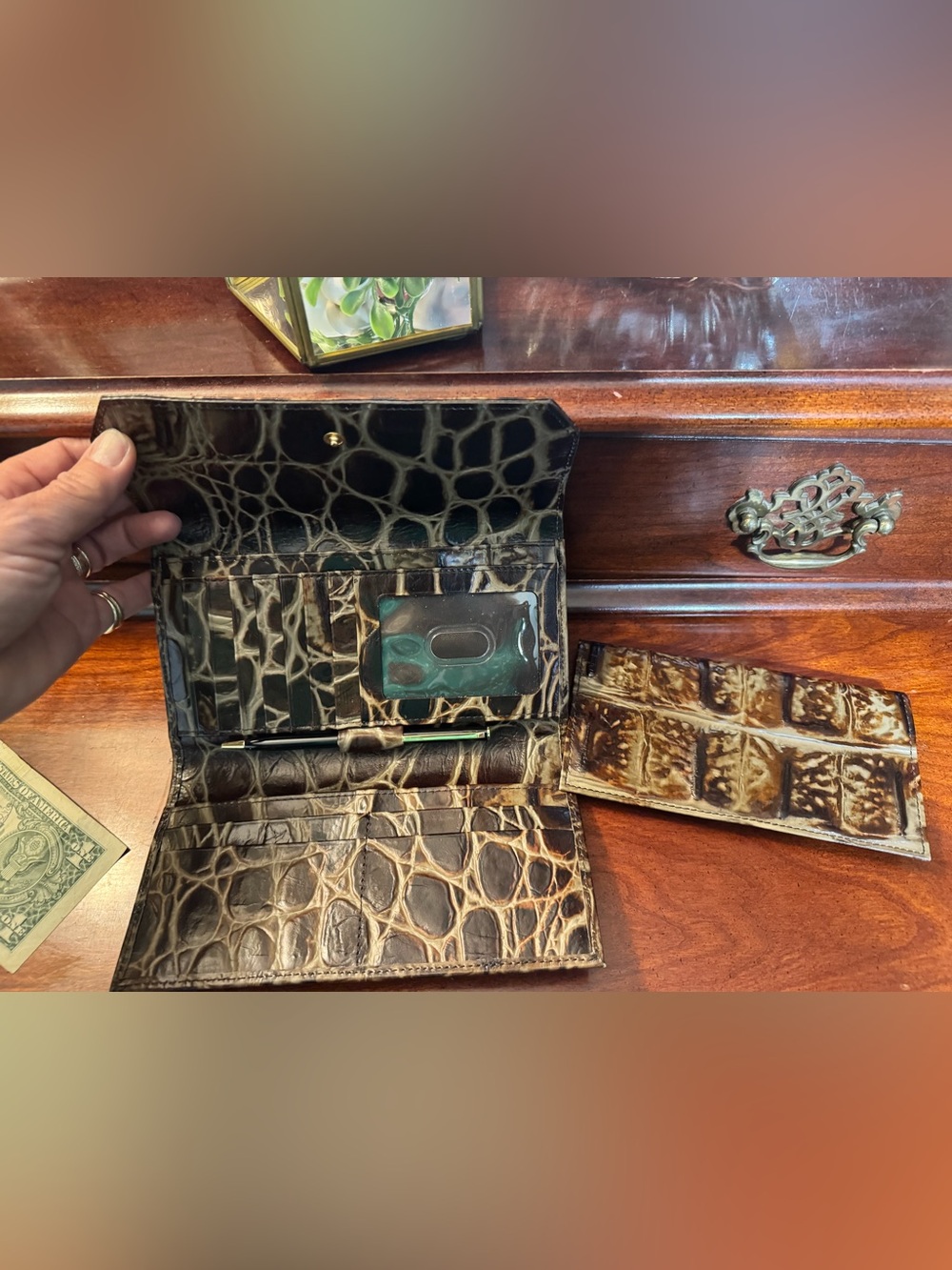 Brahmin Croc-Embossed Chestnut Brown Leather Clutch - Picture 3 of 3